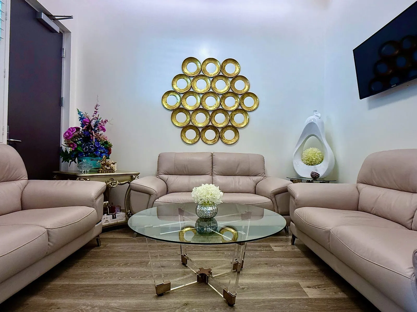 Waiting room at Ultimate Male San Gabriel
